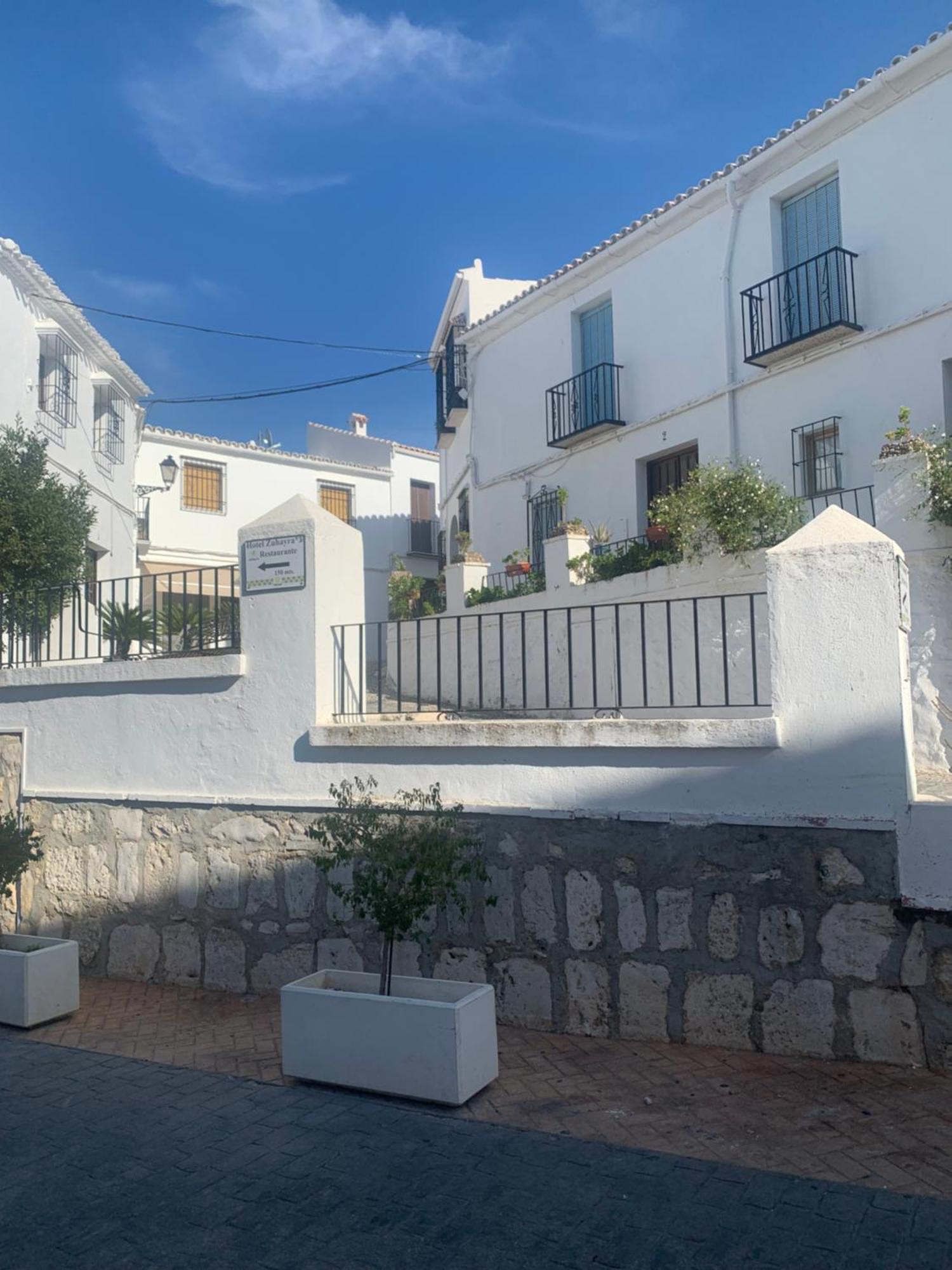 El Torreon Apartment Zuheros Bagian luar foto